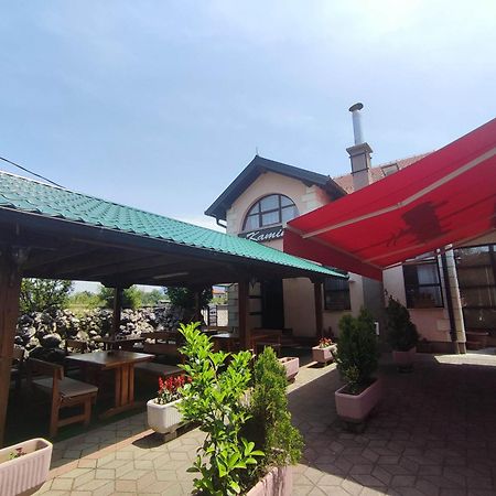Pansion Kamin Bed & Breakfast Lukavica Екстериор снимка