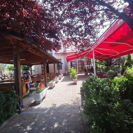 Pansion Kamin Bed & Breakfast Lukavica Екстериор снимка